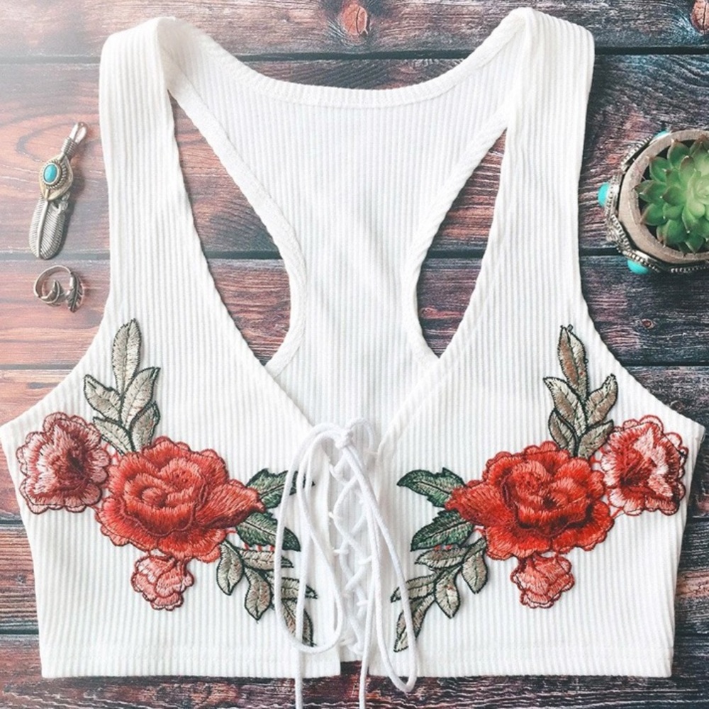 NWT White Lace Up Floral Embroidered Crop Top